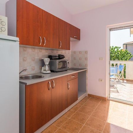 Nice Apartment In Kastel With Kitchen Bagian luar foto