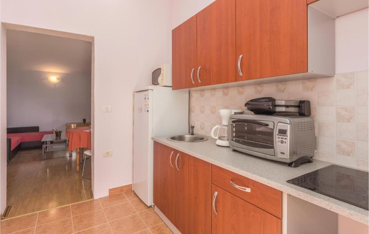 Nice Apartment In Kastel With Kitchen Bagian luar foto