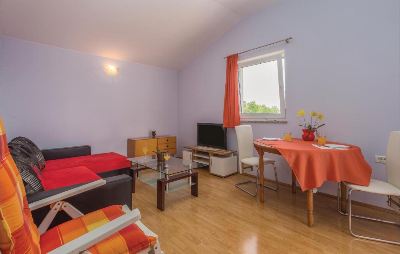 Nice Apartment In Kastel With Kitchen Bagian luar foto