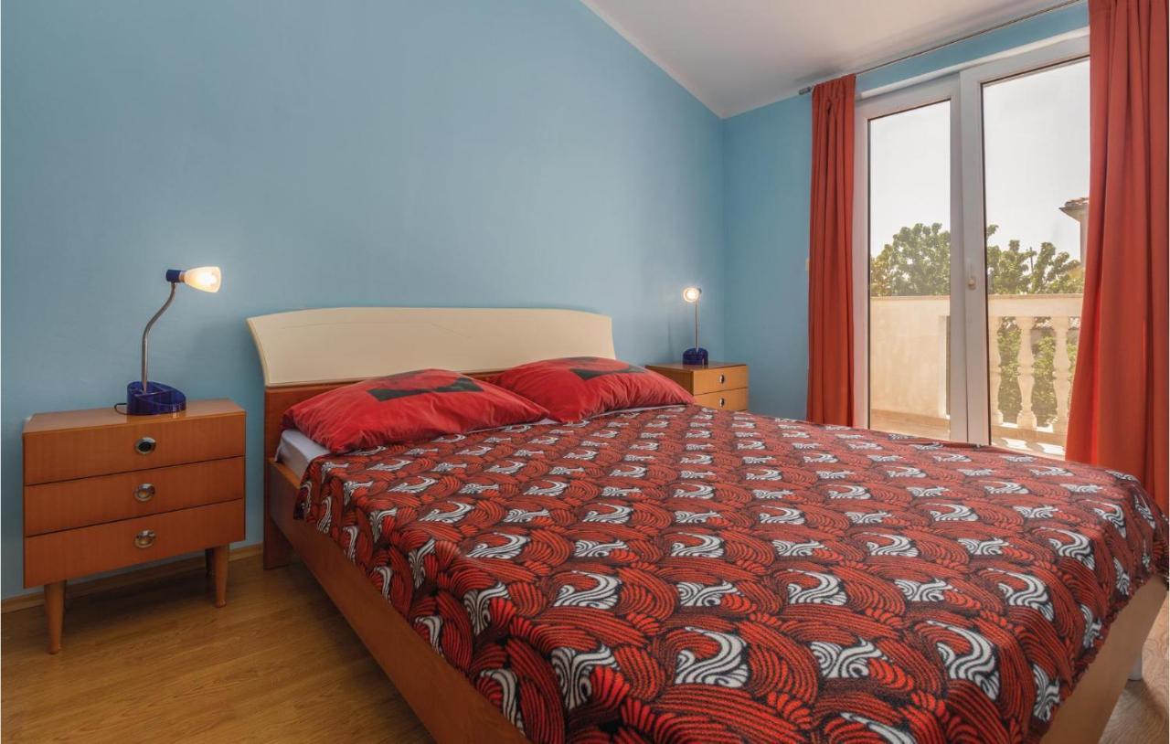 Nice Apartment In Kastel With Kitchen Bagian luar foto