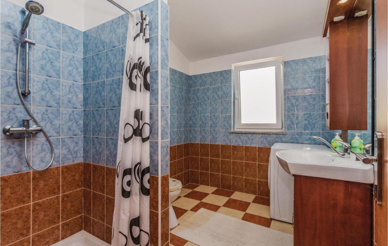 Nice Apartment In Kastel With Kitchen Bagian luar foto